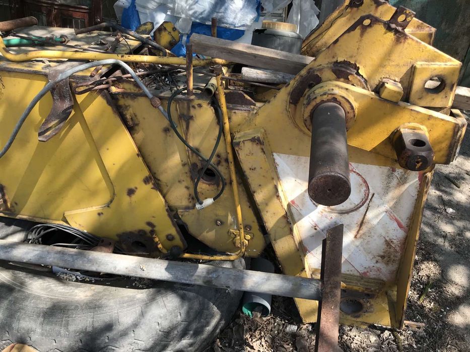 Продам запчасти Татра  стрелу  цилиндры подъема автокран Татра АД 28