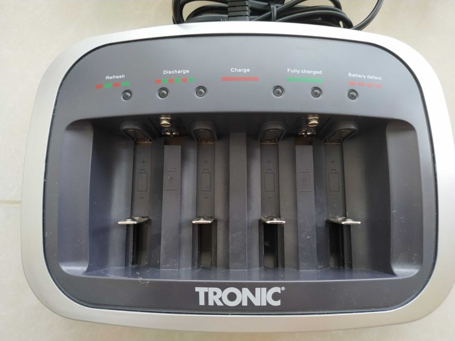 Зарядка Tronic NiCd,NiMg. + 2 АА акумулятора