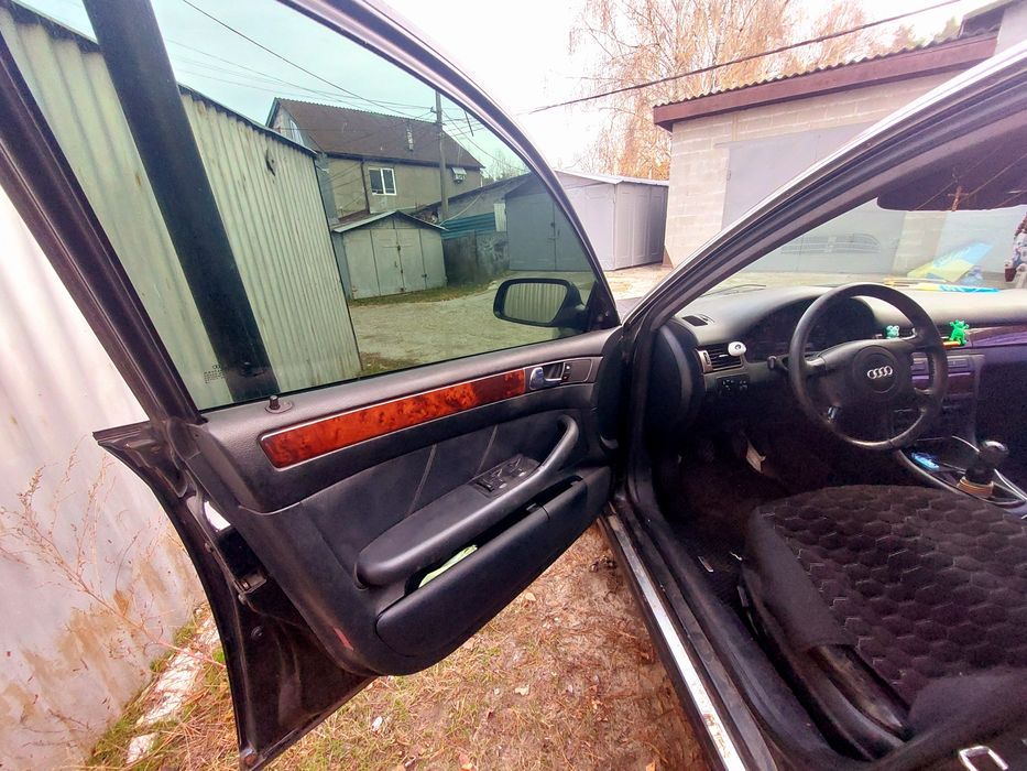 Продам авто Audi A6  2.4л  Автомат. Газ/бензин. Сів і поїхав!