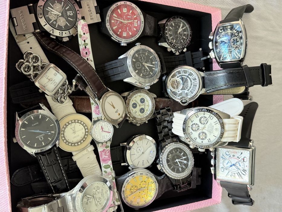 Pack com 19 Relógios para colecionador.