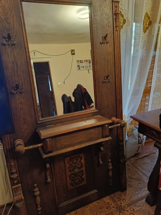 lustro z szafeczką