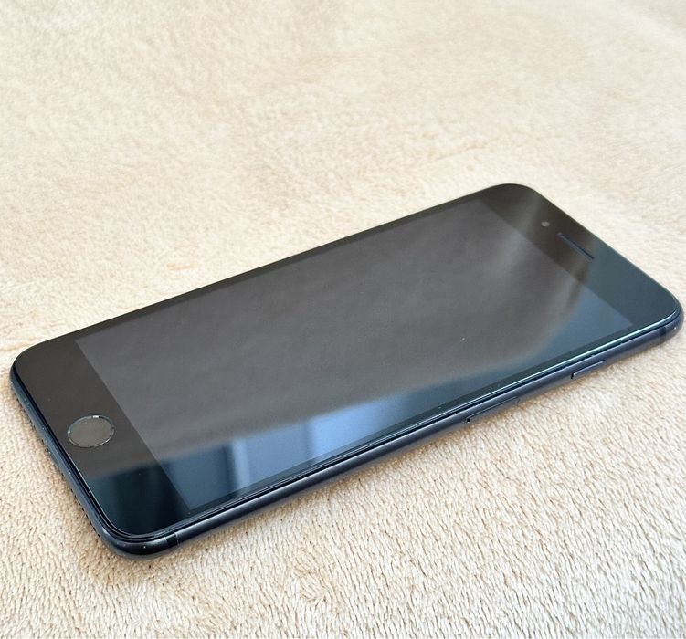 iPhone 7 plus 256gb black, батарея 98%  хорошее состояние