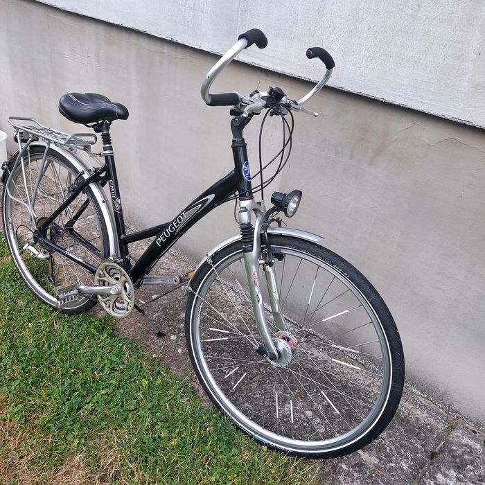 Велосипед  жіночий. Колеса 26" все працює.