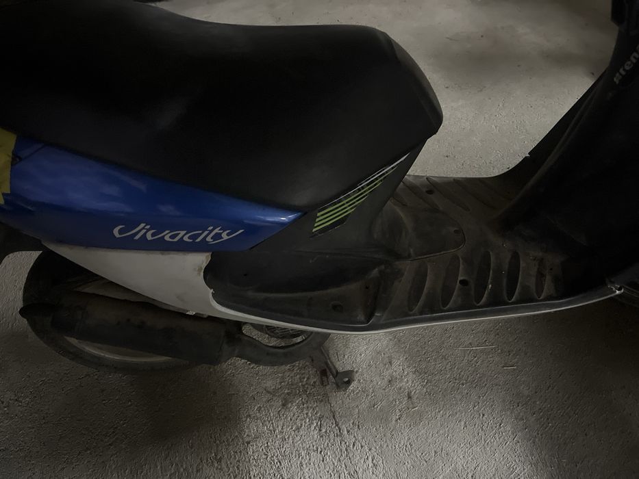Peugeot Vivacity 50cc para Peças ou Reparação