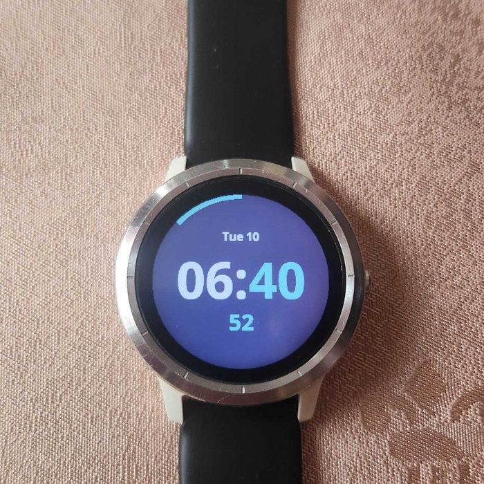 Смарт-часы Garmin vívoactive 3 (White/Silver)