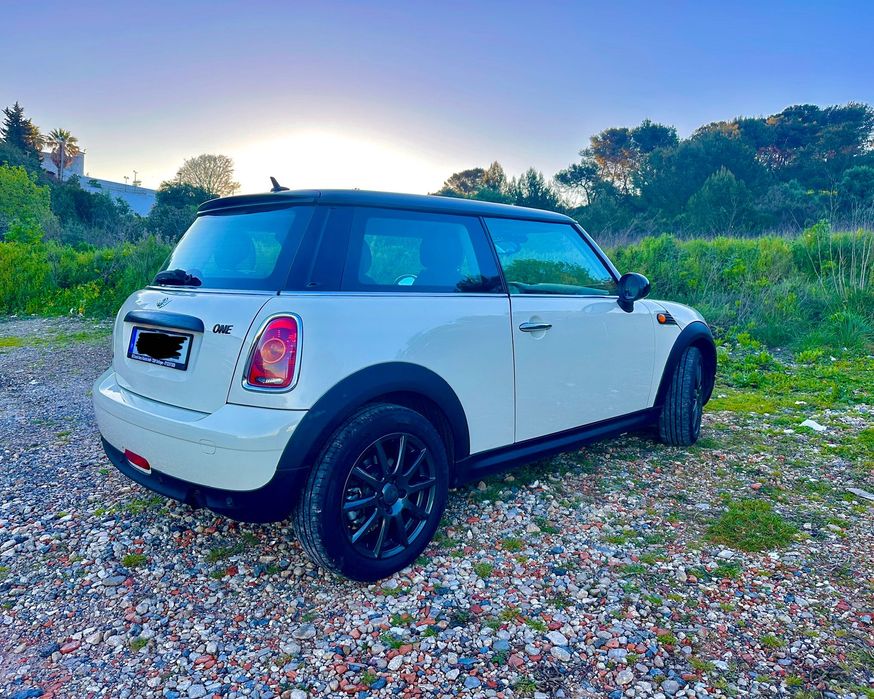Mini Cooper R56 1.4 75 CV — photo 5