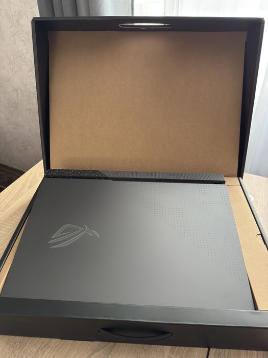 Ноутбук ASUS ROG Strix G17 G713RC-HX032 Eclipse Gray / 17.3" IPS Full HD 144 Гц / AMD Ryzen 7 6800H / RAM 16 ГБ / SSD 512 ГБ / nVidia GeForce RTX 3050