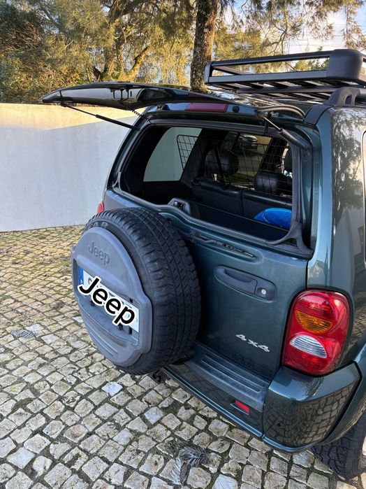 Jeep Cherokee Liberty (KJ) 2.5 CRD Limited Edition