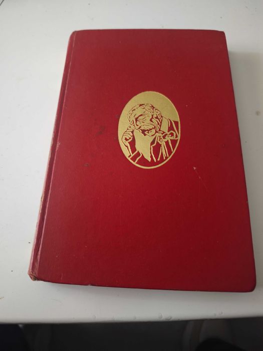 Livro de Eça de Queirós "A Cidade e as Serras"