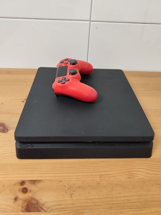 PS4 Slim 1000GB + Controle Original Vermelho – Excelente Estado
