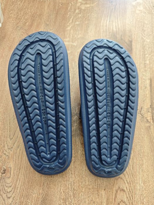 Klapki z wysoką podeszwą