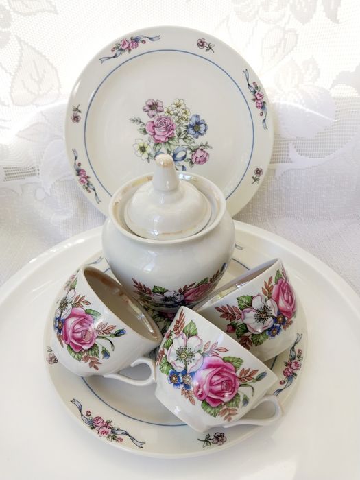 Частини сервізів чайних та кавових ФЗ Урср рози ягідки квіти