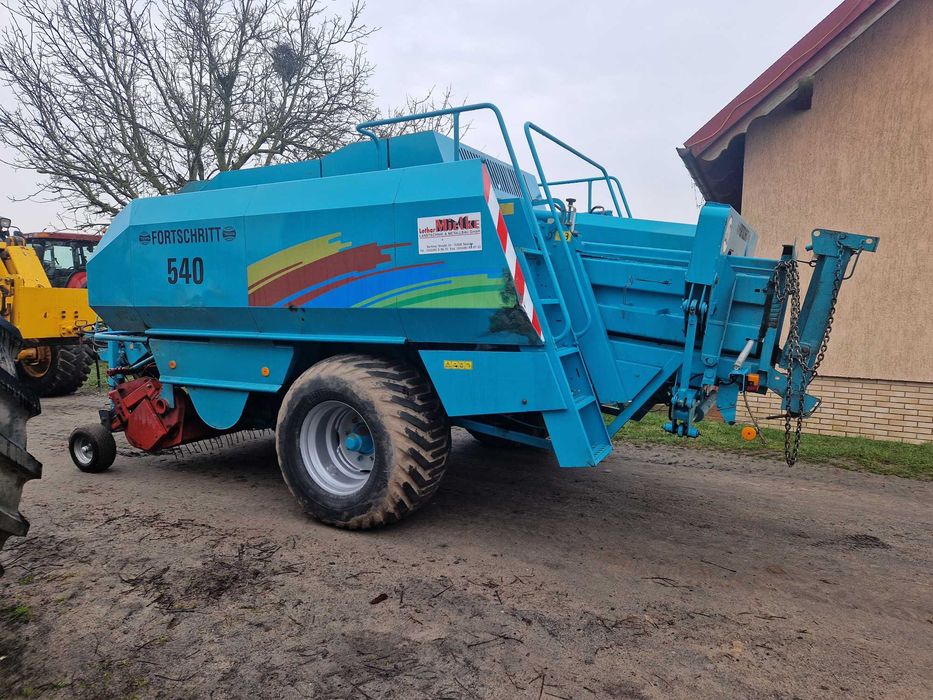 Chłodnica Maska ciągnika Fortschritt ZT323 ZT303 silnik E524 IFA E514