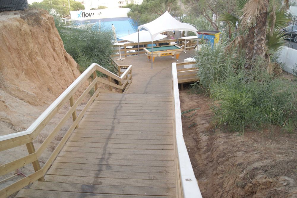 Decks para piscinas , Esplanadas para restaurantes  Pergolas