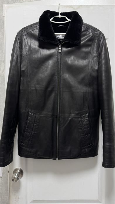 Чоловіча зимова шкіряна куртка з хутром