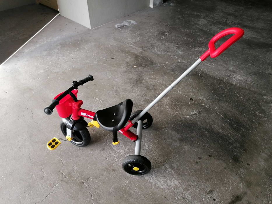 Triciclo criança ducati