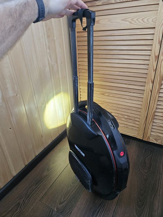 Моноколесо Inmotion V8F, макс швид 35 км/год, запас 50 км, пробіг 2900