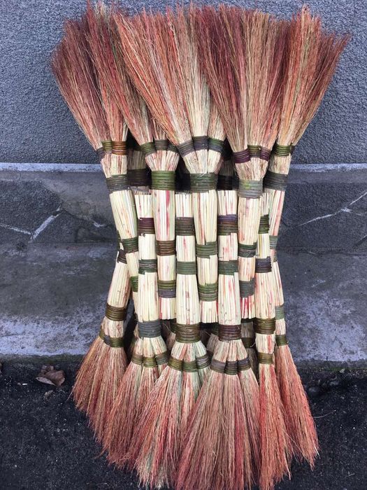 ПРОДАМ ВІНИКИ сорго. Веники