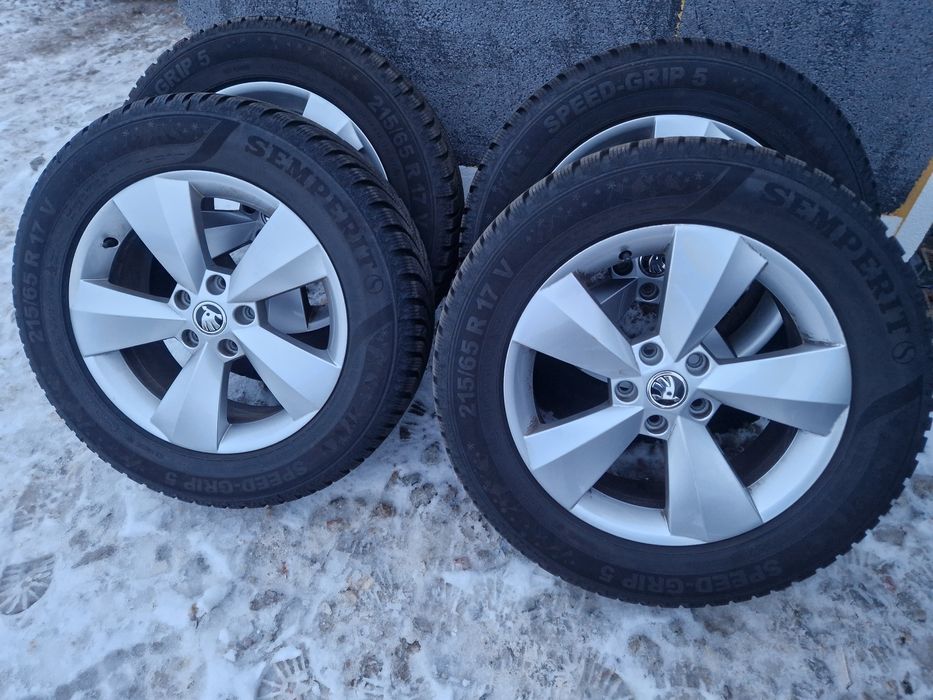 Koła zimowe Skoda Kodiaq 215/65/17 opony 2024r