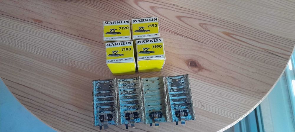 Lote de quatro topos de via -Marklin 7190- nas suas caixas originais