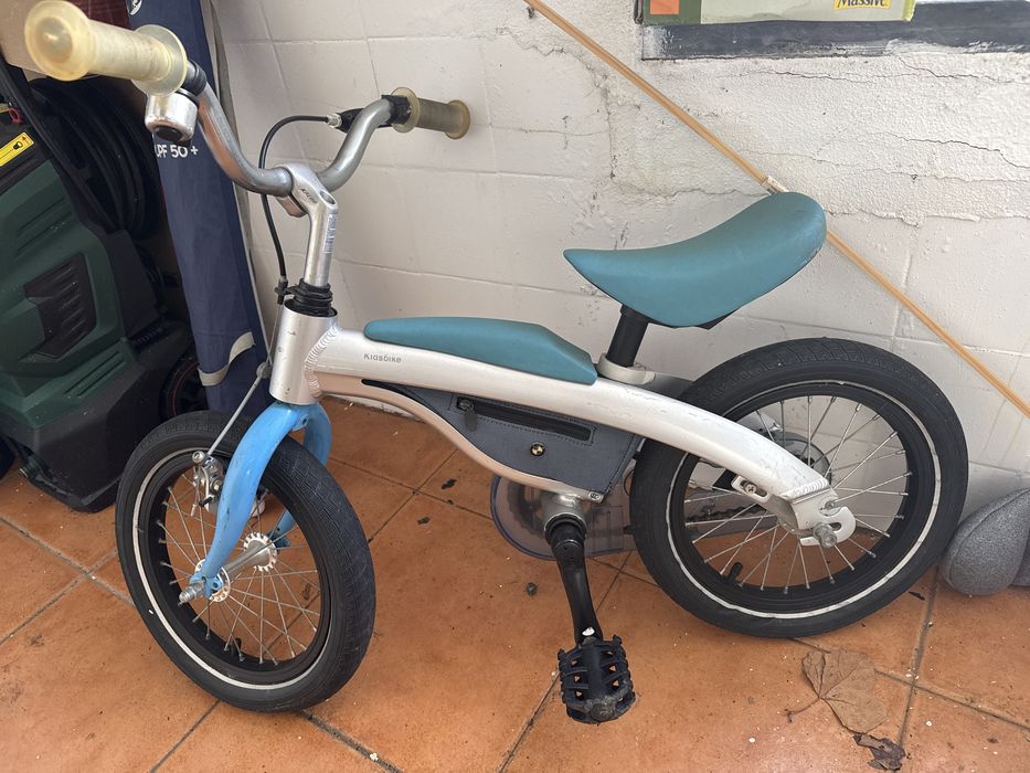 Bicicleta de crianca bmw