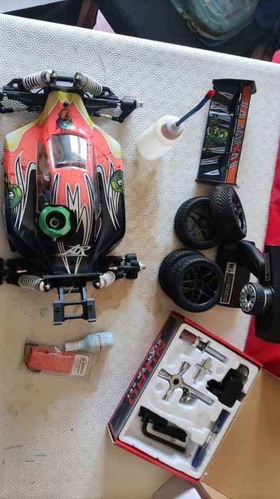 RC telecomandado a gasolina e elétrico