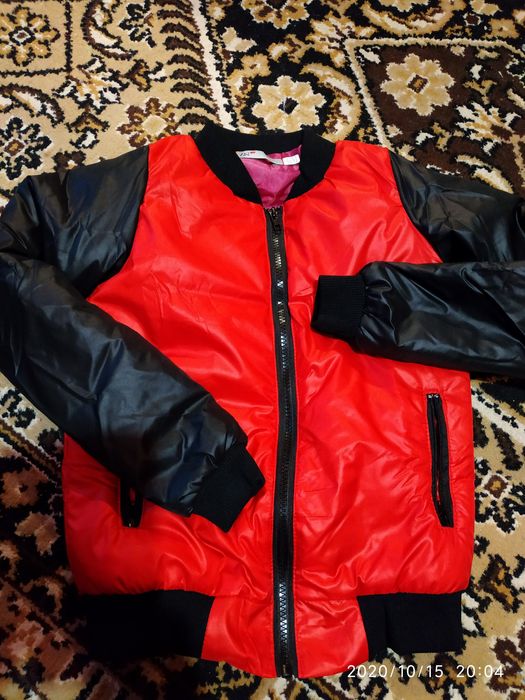 Курточка бомбер.