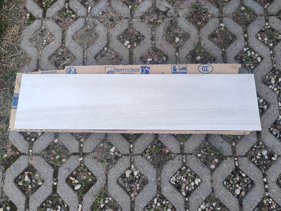 Płytki drewnopodobne białe 21,8x90,4