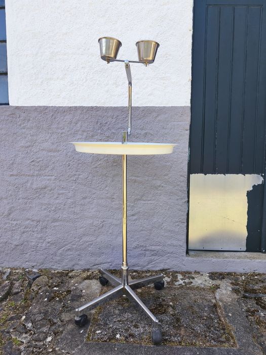 Poleiro Playground para Papagaios/Aves com Comedouros Inox
Preço: [Ins