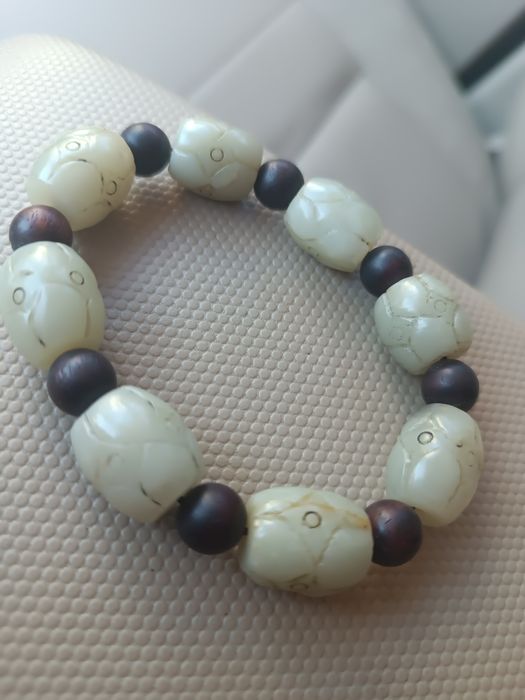 Браслет з нефриту