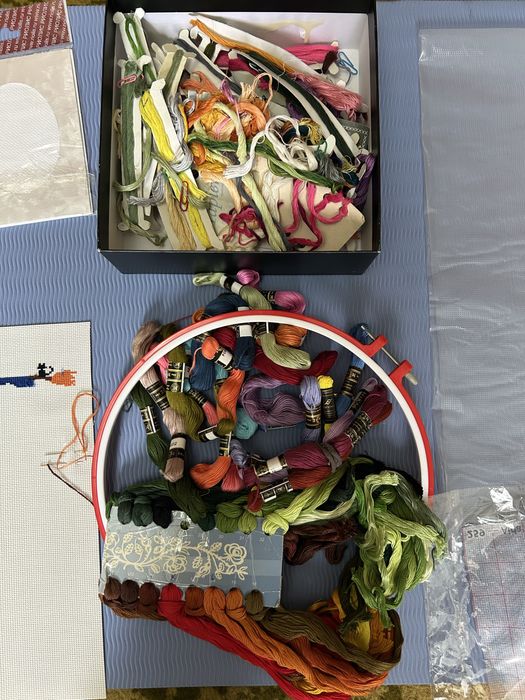 Залишки нитки муліне, залишки канви Aida 14, пластикова канва, розчина