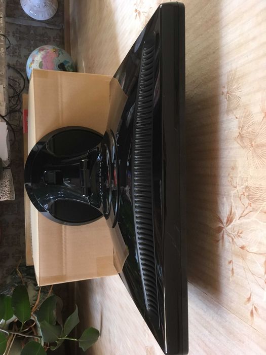 Samsung 961BF монитор