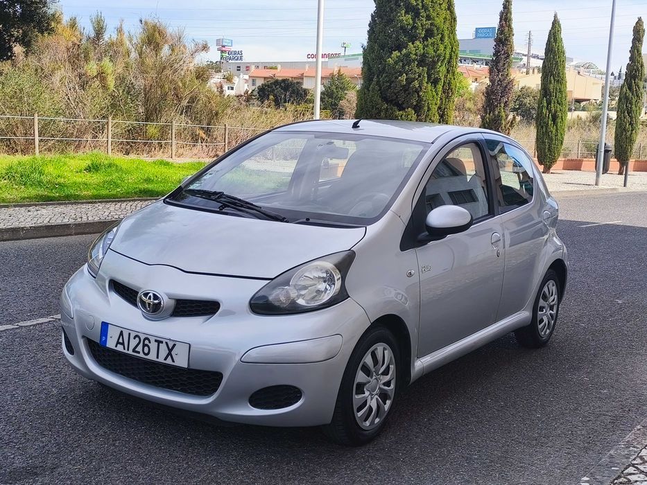 Toyota Aygo 1.0i Automático 2010