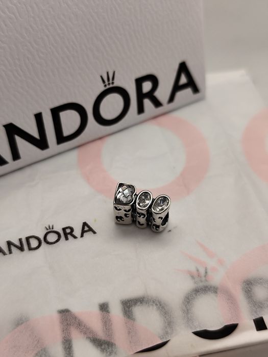 Conta boo da Pandora brilha no escuro