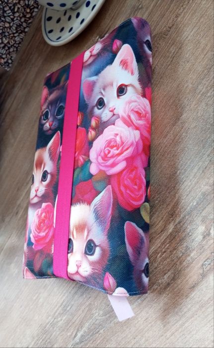 Otulacz na książki. Etui. Okładka.