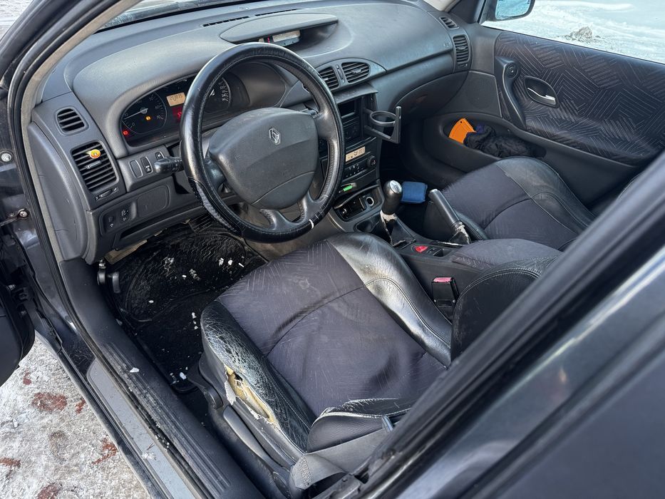 2003r renault laguna