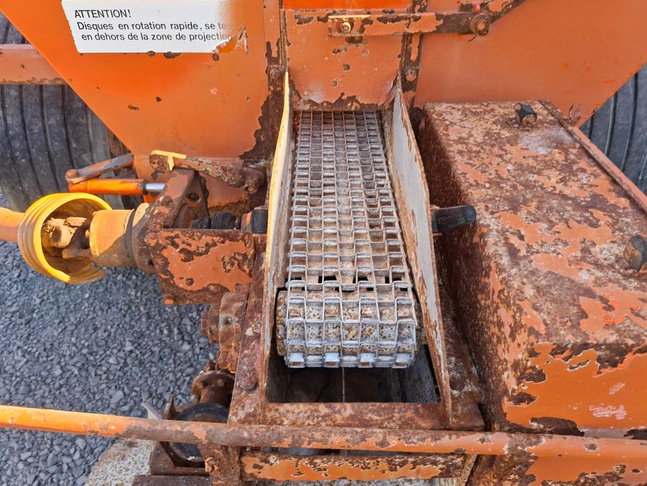 Rozrzutnik wapna AMAZONE 7t, ŁAŃCUCH