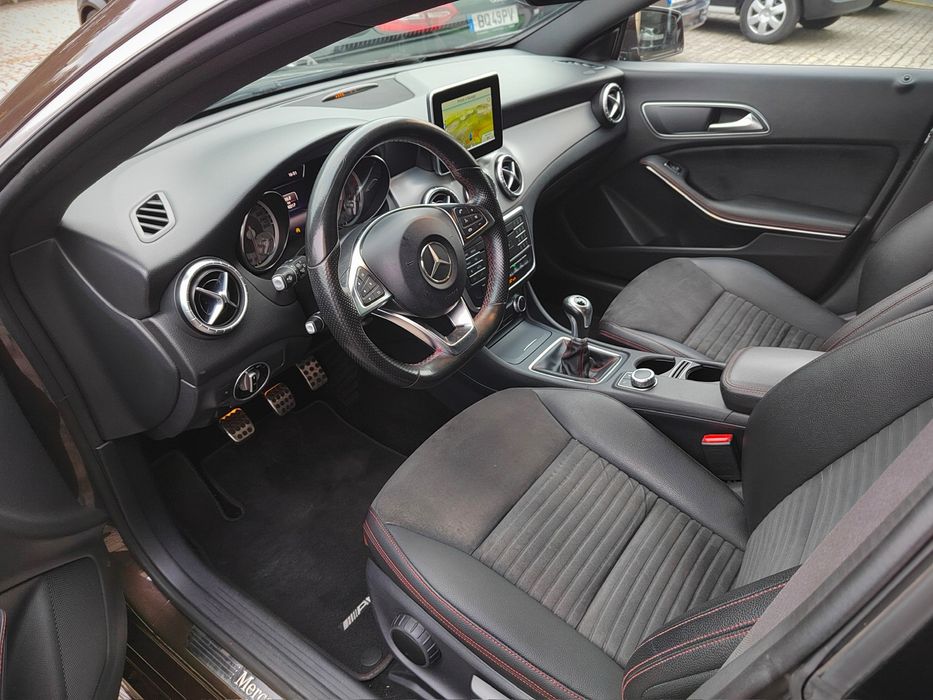 Mercedes-Benz CLA 200 AMG (Manual)
