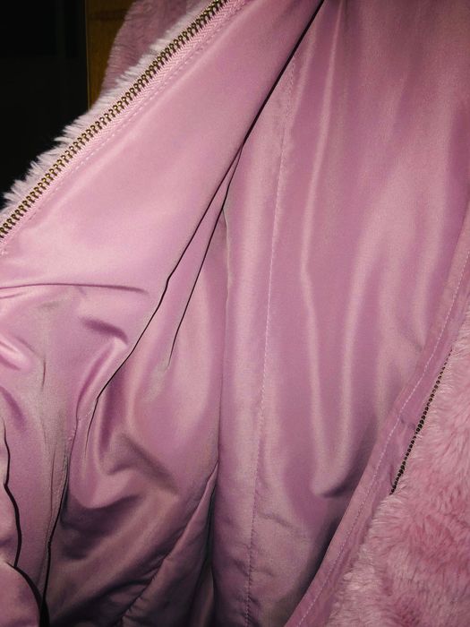 Casaco rosa menina em pêlo com capuz, forrado