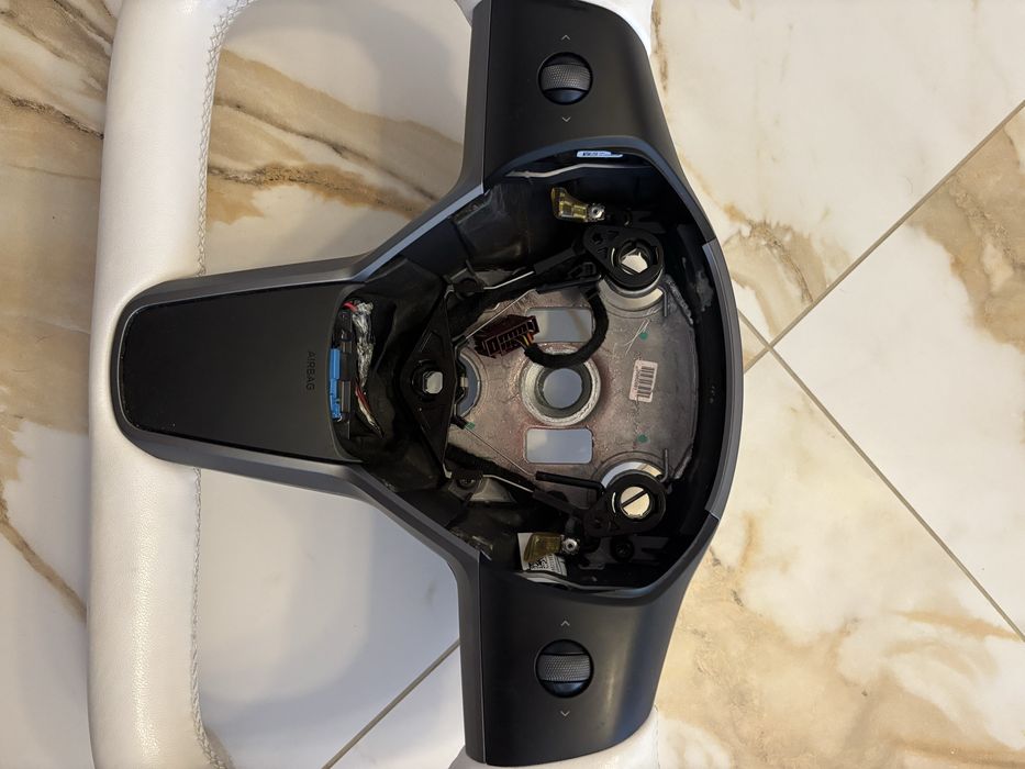 Tesla руль кермо plaid з підігрівом