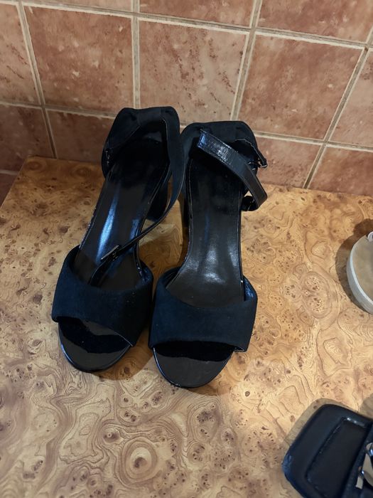 Босоніжки діночі на каблучку