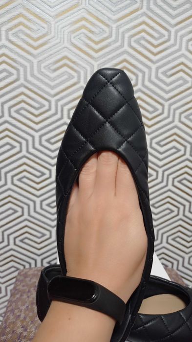 Стильні актуальні балетки H&M