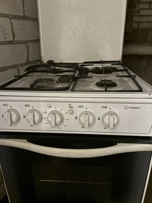 Kuchenka gazowa INDESIT