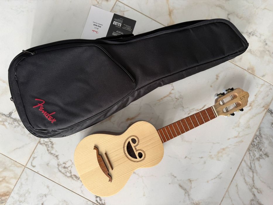 Cavaquinho de Madeira