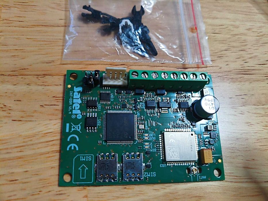 Moduł komunikacyjny GSM do centrali alarmowej SATEL - INT-GSM