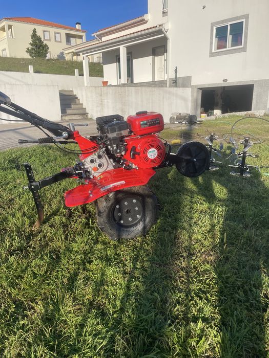 Moto-enxada semi-nova