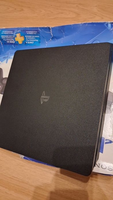 Ps4 slim  1 Tb + cabos + Uncharted 4 edicao especial