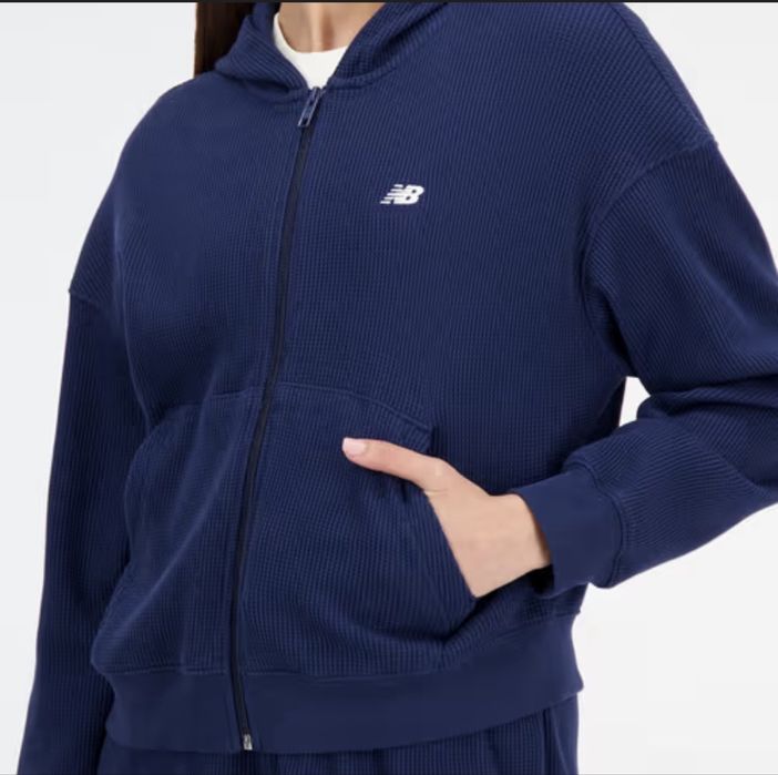 Жіноча спортивна куртка New Balance Athletics Fashion