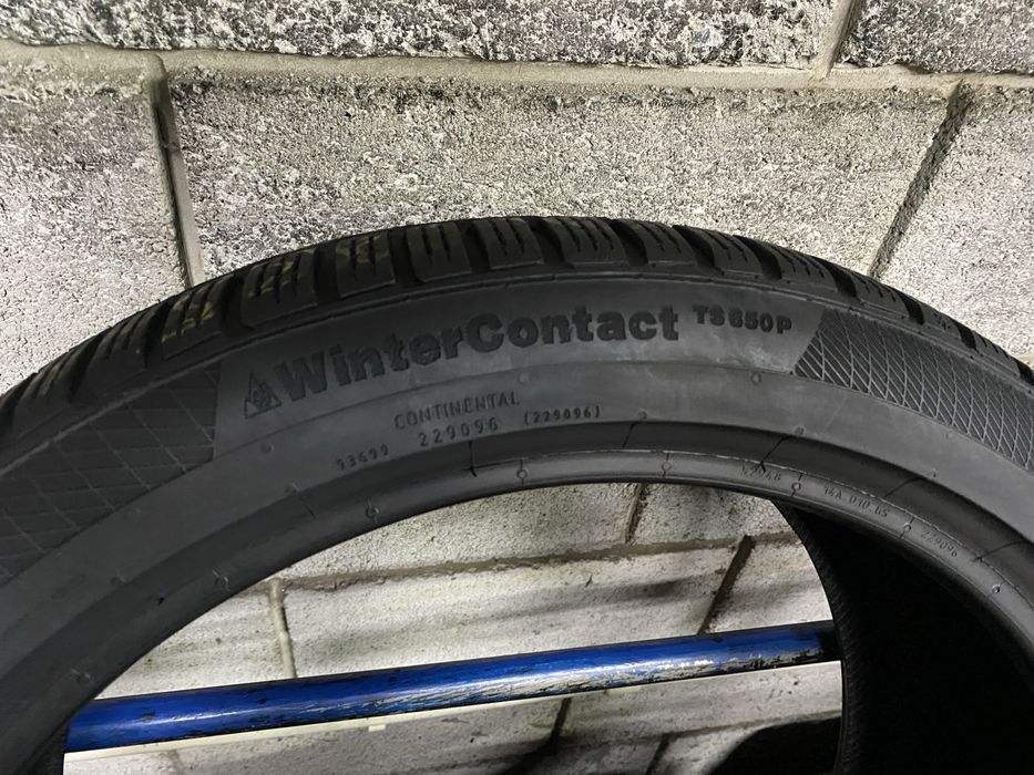 Зимові шини 225/40 R18 (92V) CONTINENTAL