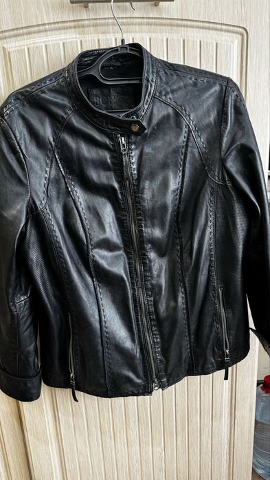 Продам натуральная кожанная куртка